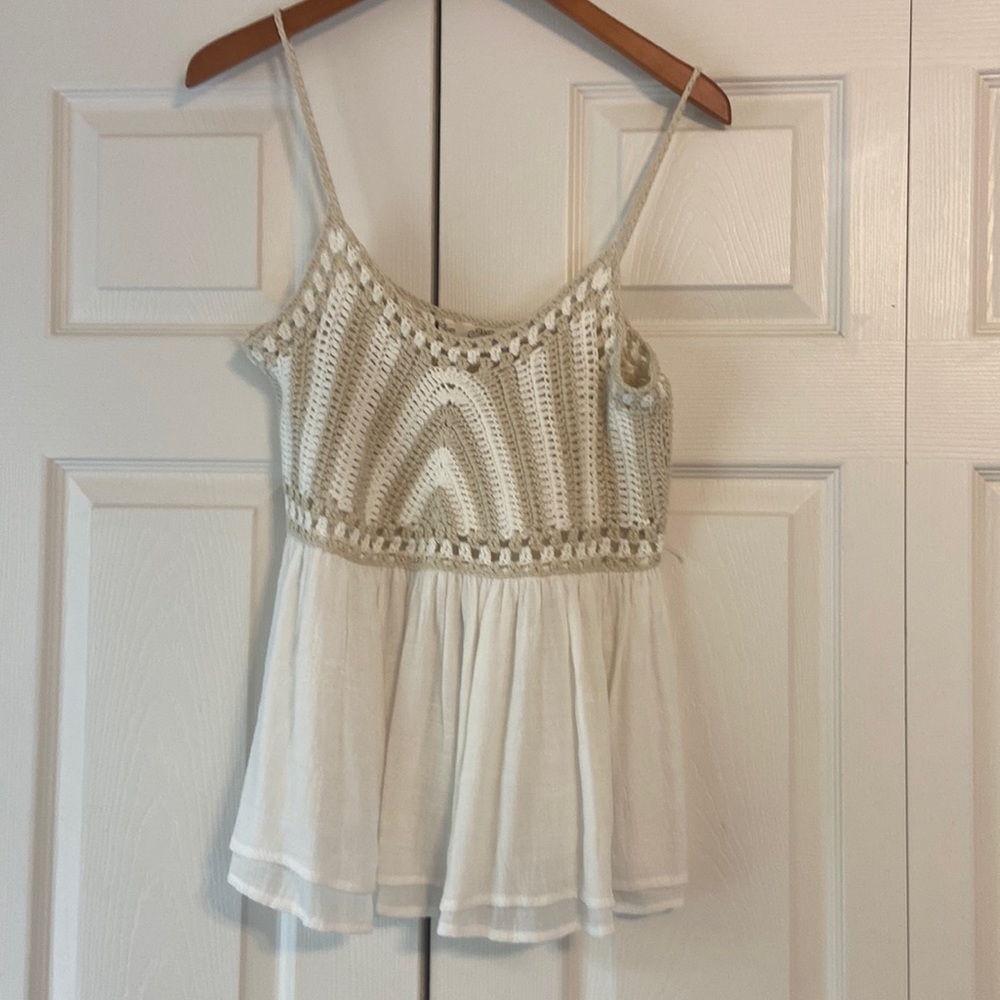 Crochet and linen look too